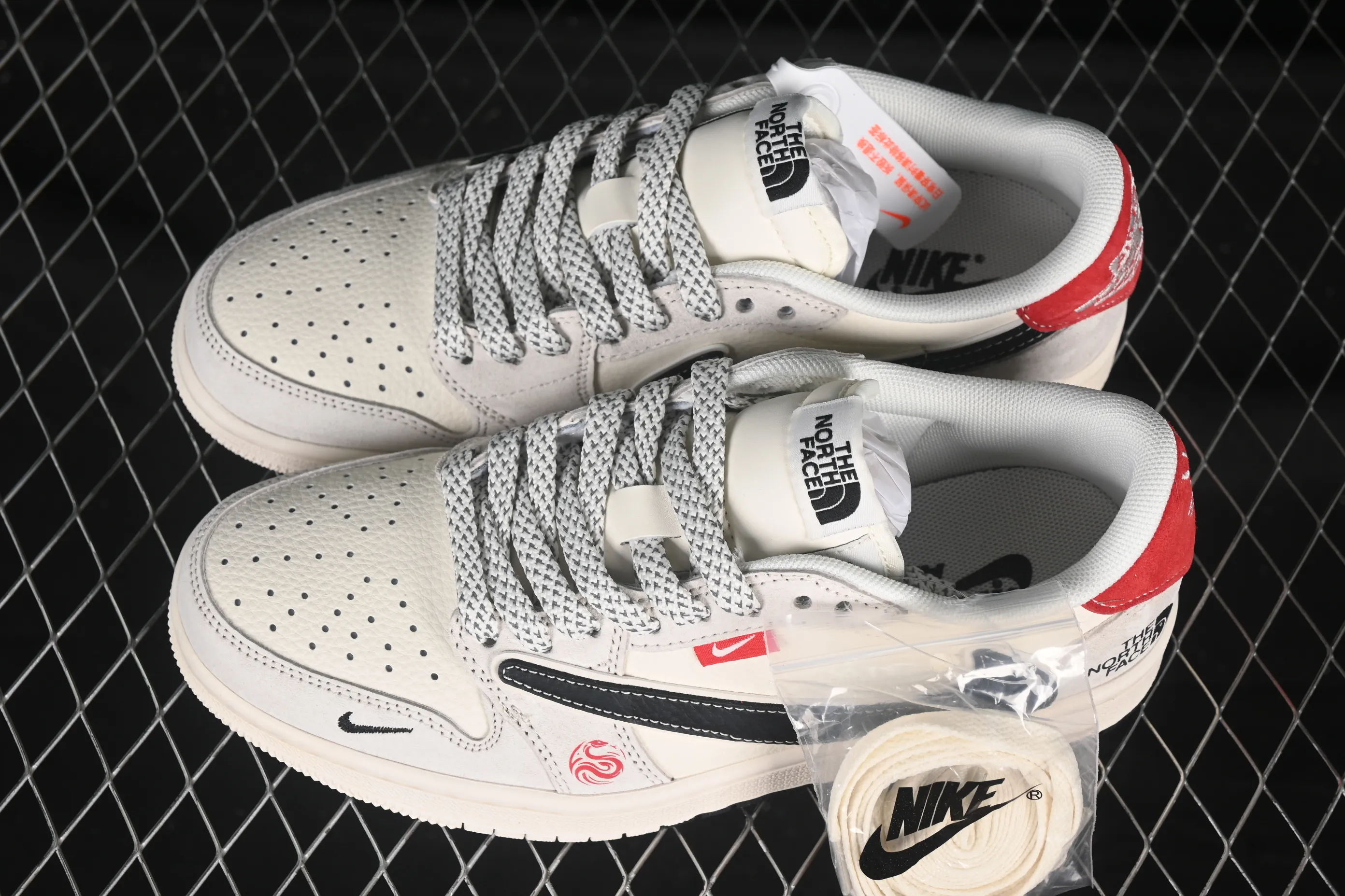All categories Air Jordan Jordan series basketball shoes Air Jordan 1 Low High-end customized low-top sneakers Travis Scott x Fragment Design x Air Jordan 1 Low OG SP AJ1 North Face co-branded double black hook low-top cultural casual sneakers YX5066-308